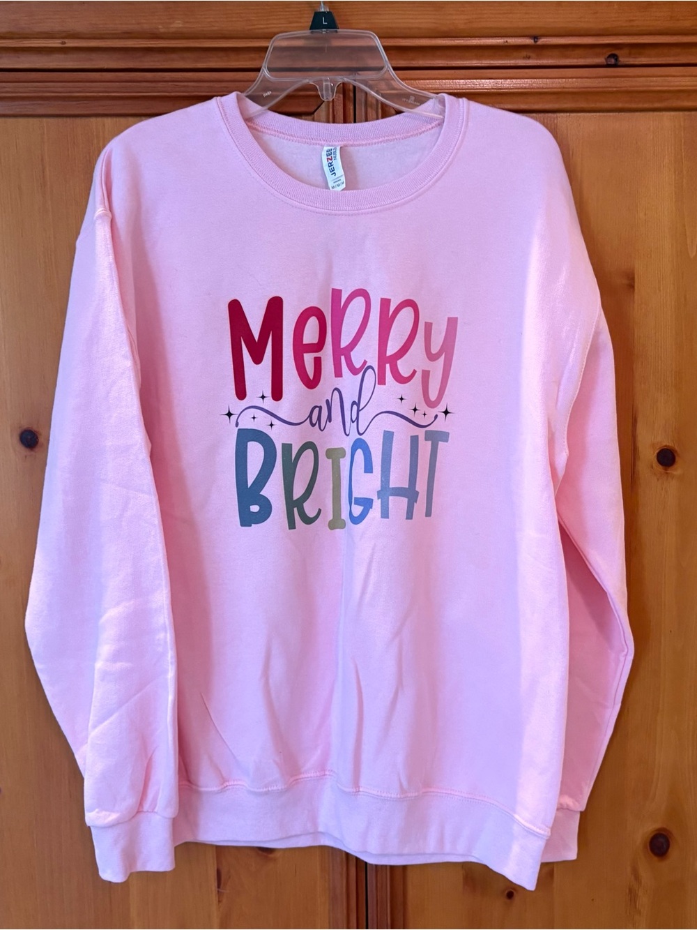 Boutique Gildan Pink "Merry and Bright" Crewneck Sweatshirt